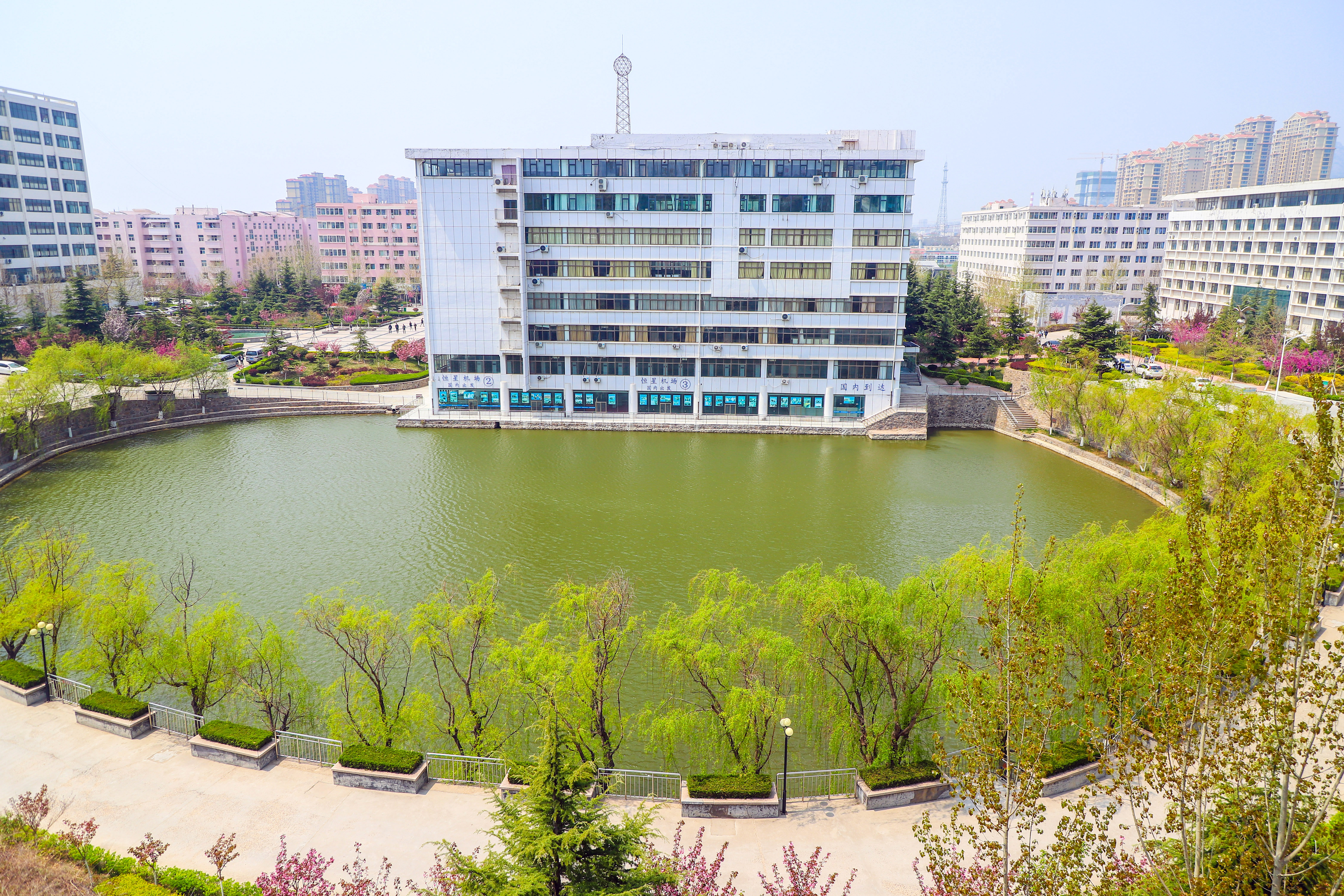 青島恒星科技學(xué)院-校園風(fēng)景