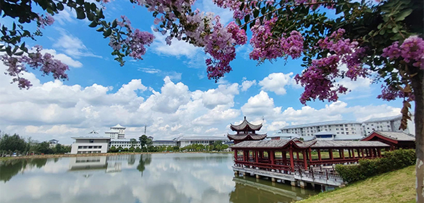 信陽職業(yè)技術(shù)學(xué)院 - 最美院校