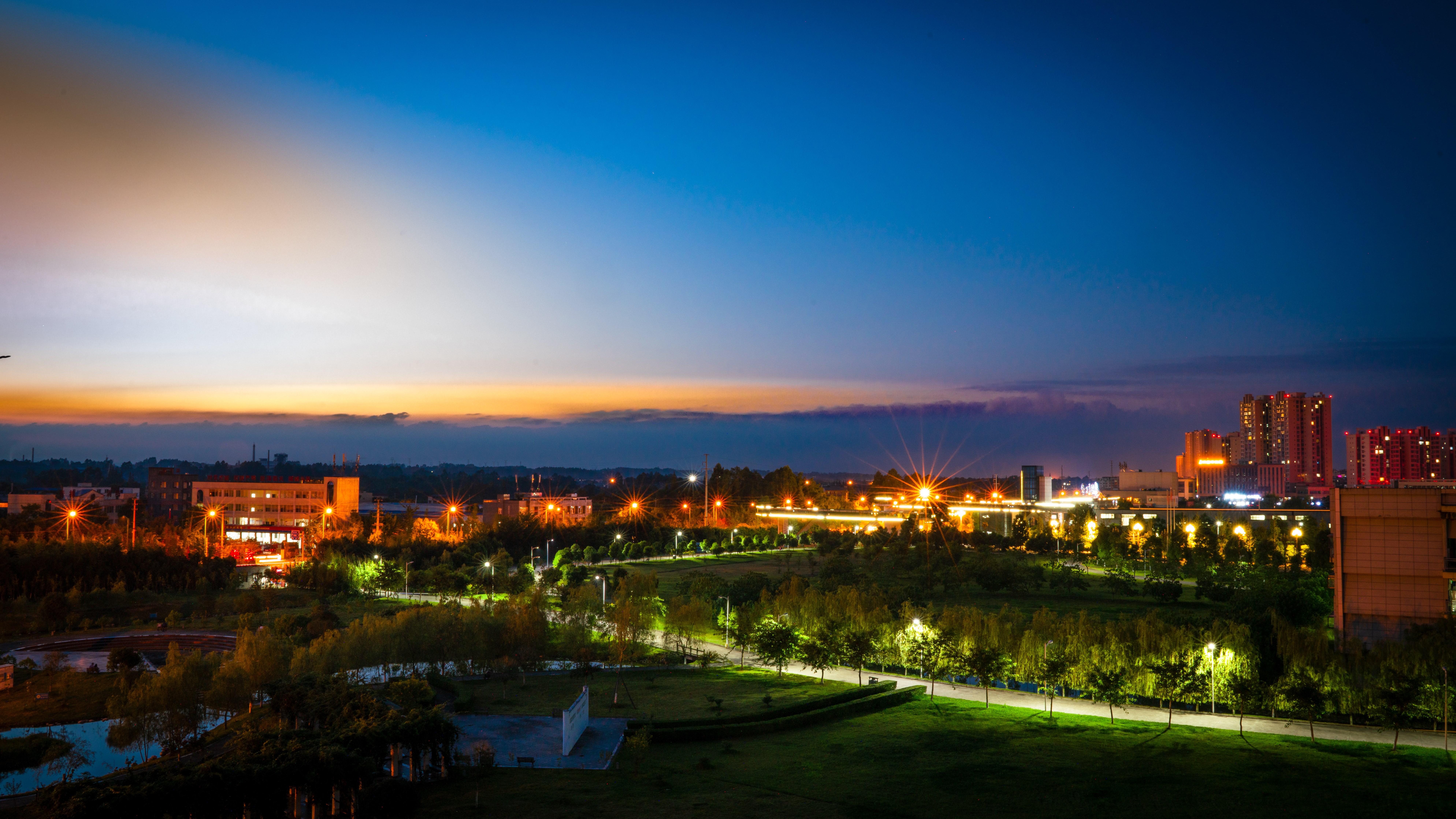 成都藝術(shù)職業(yè)大學(xué)-校園風(fēng)景