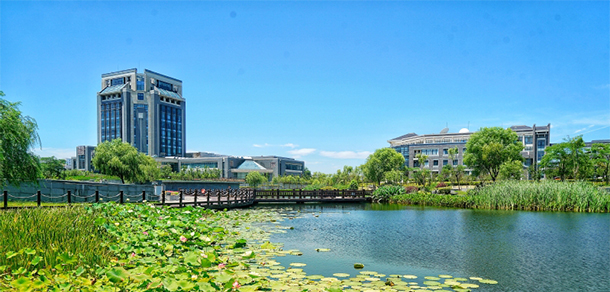 上海海洋大學 - 最美大學