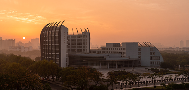 東華大學(xué) - 最美大學(xué)